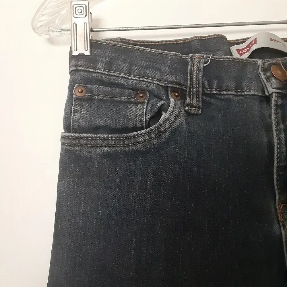 Levis measurements shown